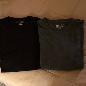 Amazon Essentials Men's Short Sleeve Tees in Black and Dark Gray (2)